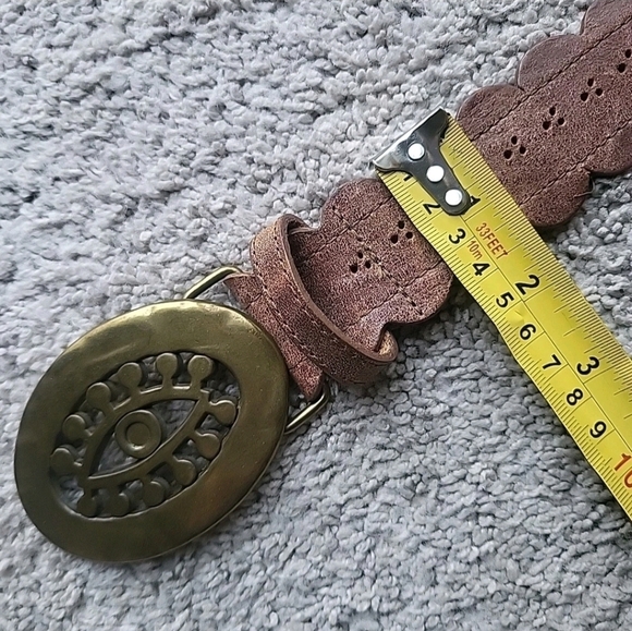 Vintage Avignon Belt Womens Small Brown Leather Perforated Brass Buckle Boho USA - Picture 7 of 9